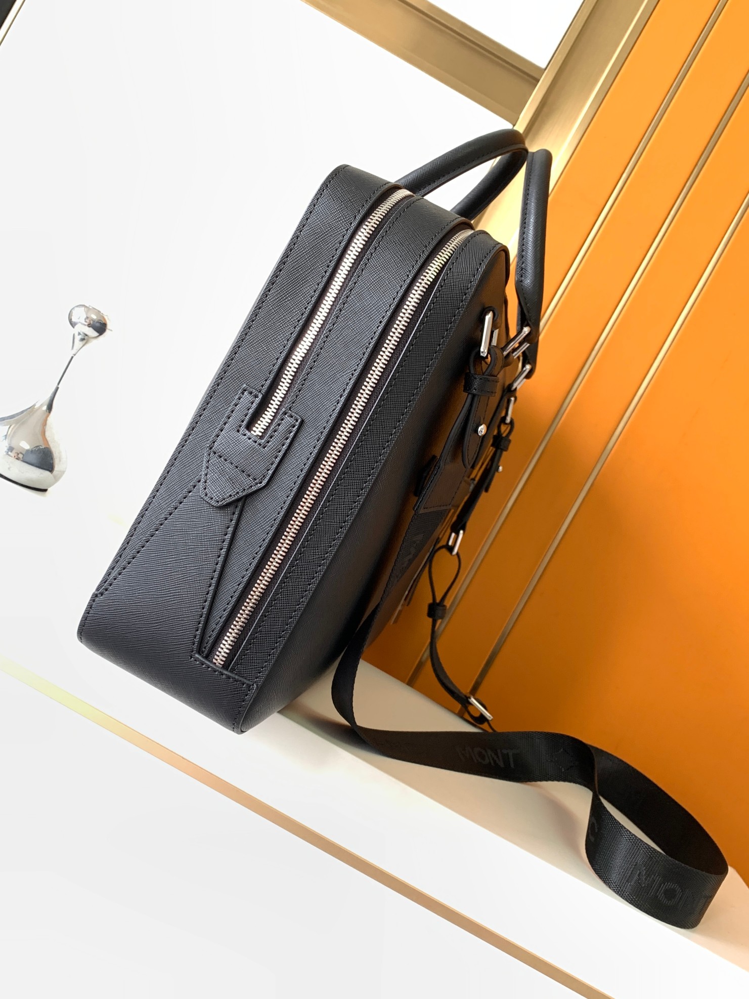 กระเป๋าถือผู้ชายสุดหรู หนังแท้ - Leather Briefcase บทวิจารณ์และราคา