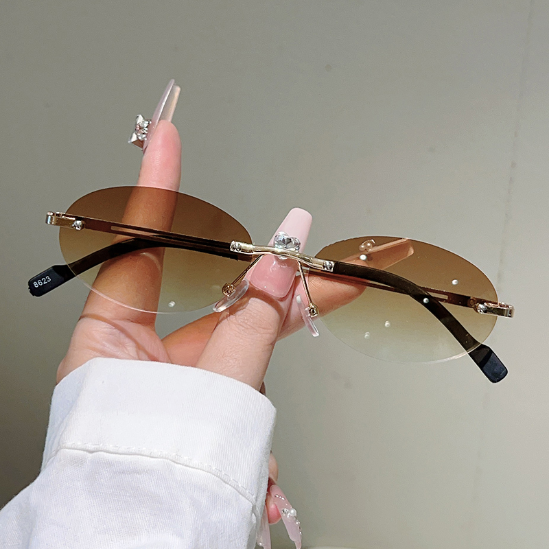 แว่นกันแดดทรงรีไร้ขอบสำหรับผู้ - Designer Sunglasses บทวิจารณ์และราคา