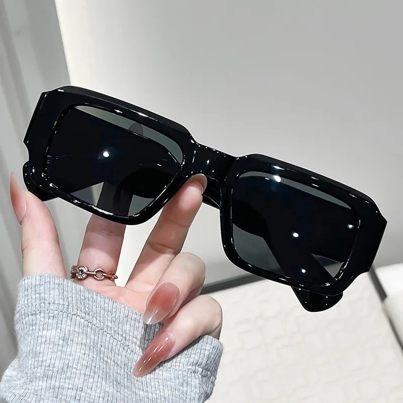 แว่นกันแดดทรงสี่เหลี่ยมแบรนด์ใ - Designer Sunglasses บทวิจารณ์และราคา