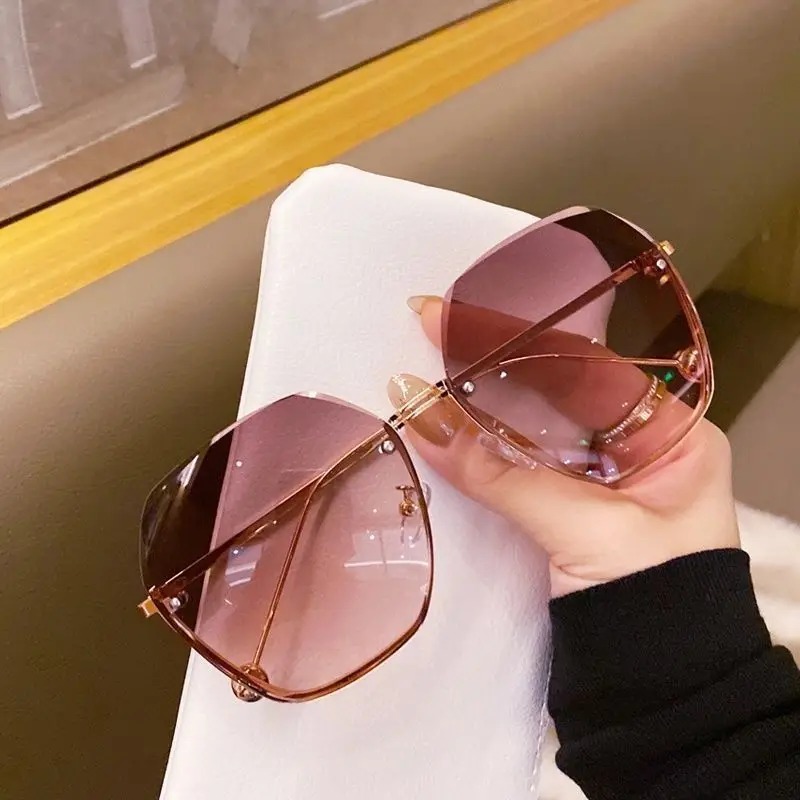 แว่นกันแดดโลหะทรงหลายเหลี่ยมดี - Designer Sunglasses บทวิจารณ์และราคา