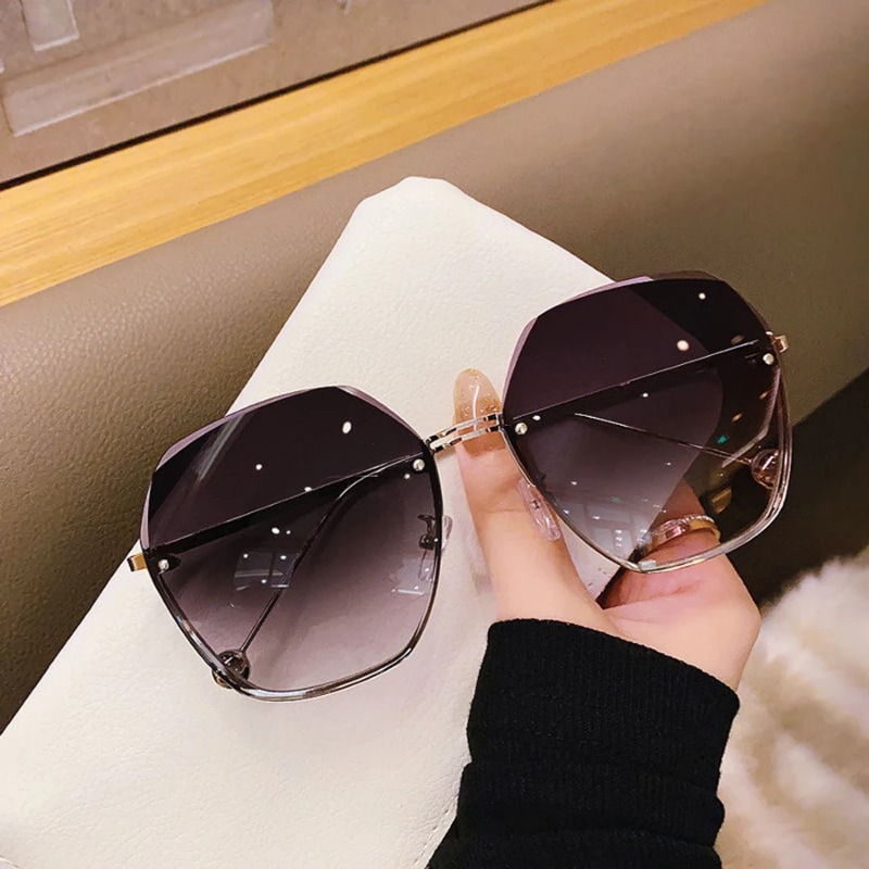แว่นกันแดดโลหะทรงหลายเหลี่ยมดี - Designer Sunglasses บทวิจารณ์และราคา