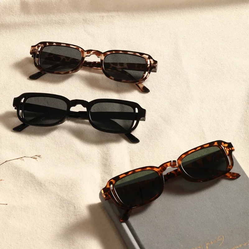 แว่นกันแดดทรงสี่เหลี่ยมหรูหราส - Designer Sunglasses บทวิจารณ์และราคา