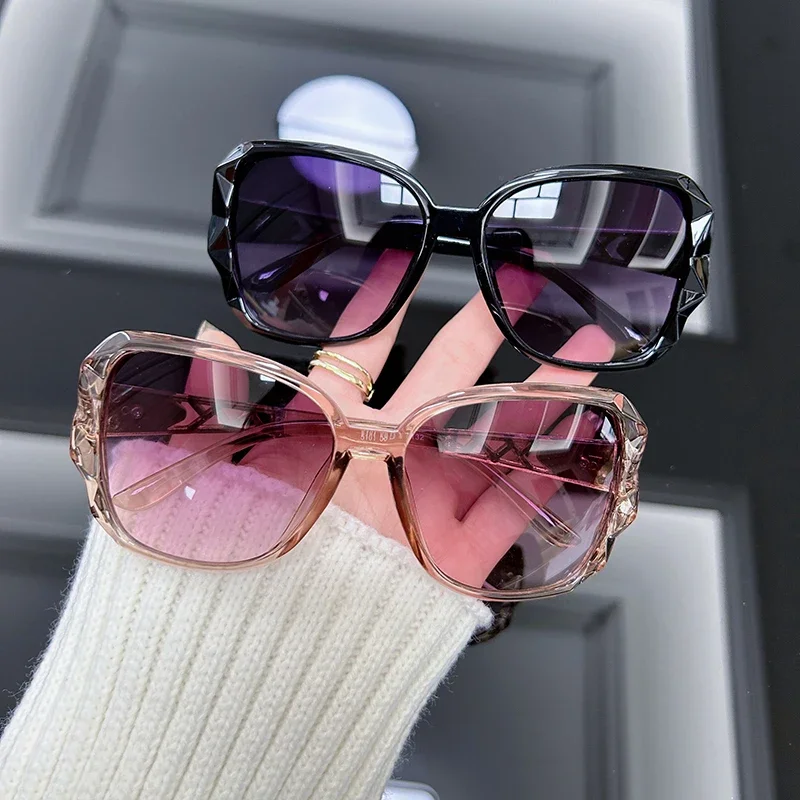 แว่นกันแดดวินเทจทรงโอเวอร์ไซส์ - Designer Sunglasses บทวิจารณ์และราคา