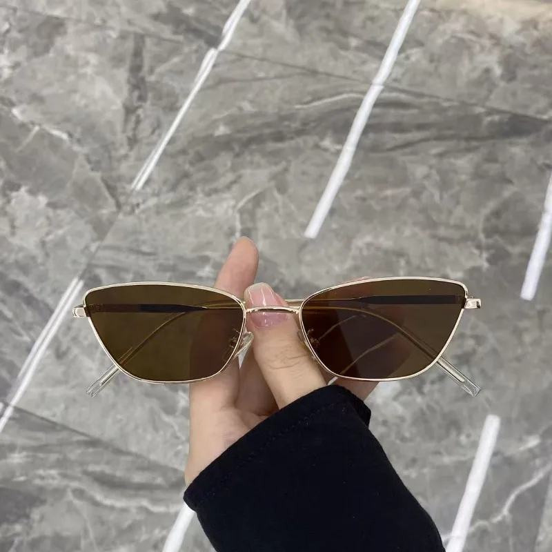 แว่นกันแดดทรงแคทอาย กรอบเล็กสไ - Designer Sunglasses บทวิจารณ์และราคา