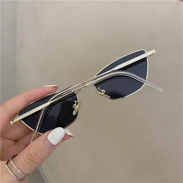 แว่นกันแดดทรงแคทอาย กรอบเล็กสไ - Designer Sunglasses บทวิจารณ์และราคา