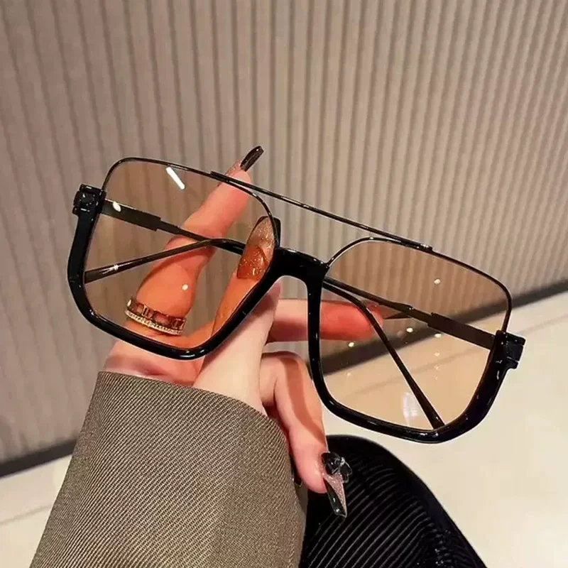 แว่นกันแดดทรงโอเวอร์ไซส์สไตล์ว - Designer Sunglasses บทวิจารณ์และราคา