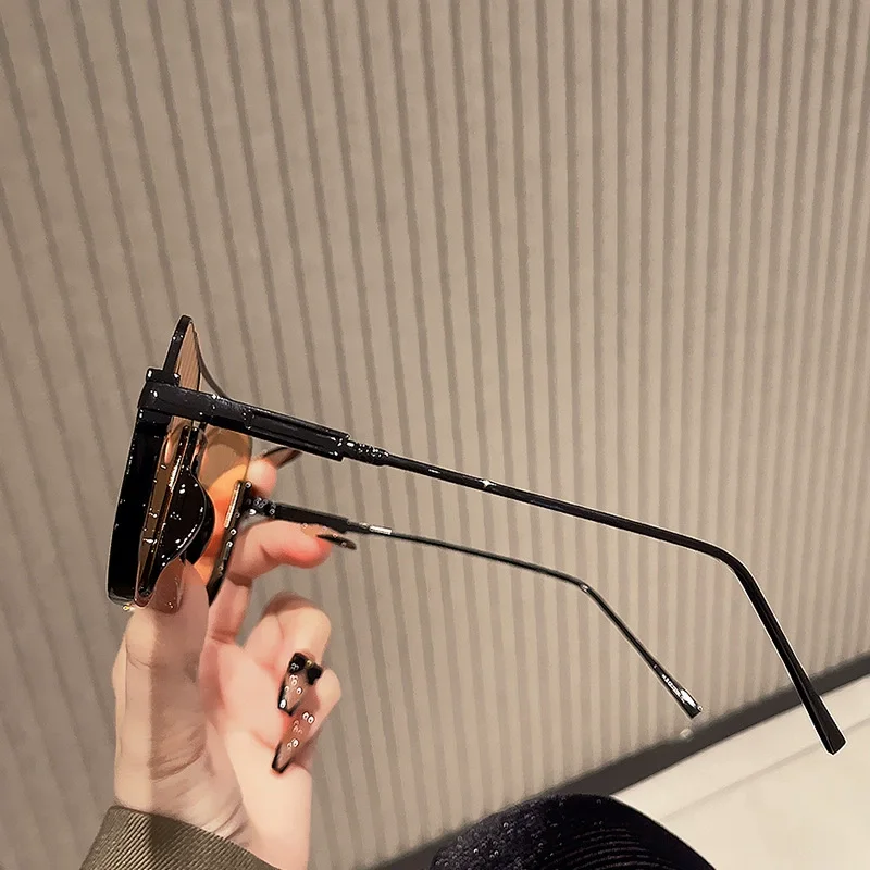 แว่นกันแดดทรงโอเวอร์ไซส์สไตล์ว - Designer Sunglasses บทวิจารณ์และราคา